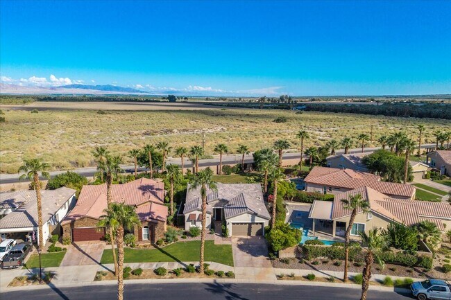 Building Photo - 60636 Desert Shadows Dr