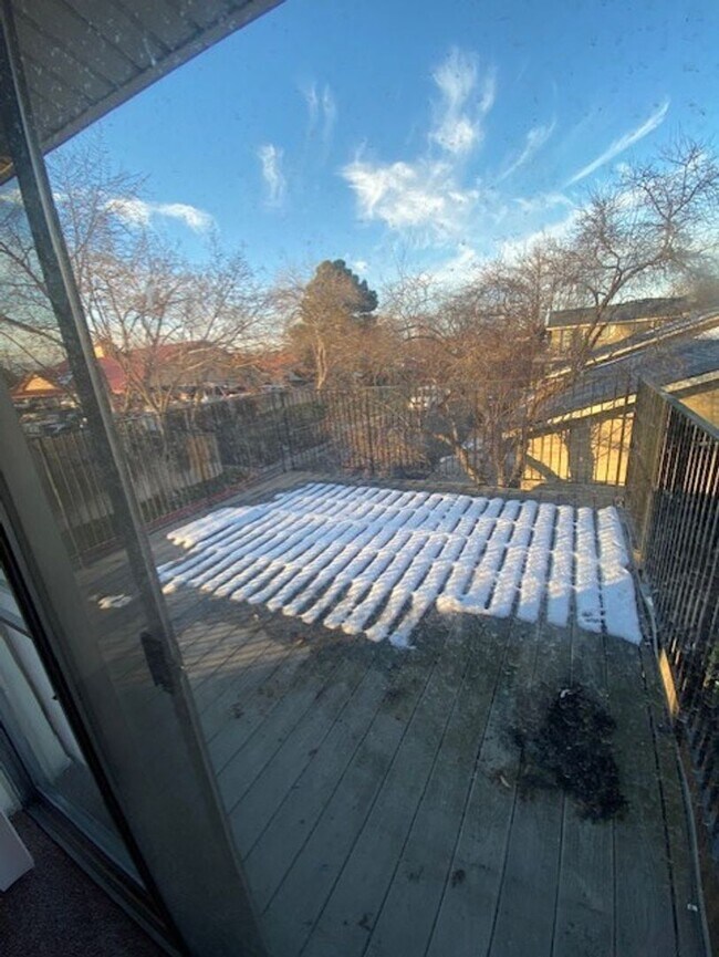 Building Photo - 178 W Colby Ln