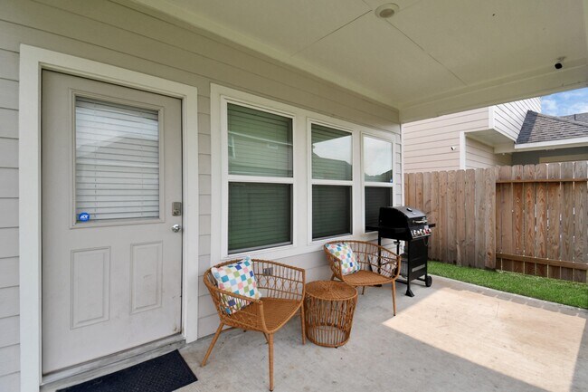 Building Photo - 11834 Beachberry Dr