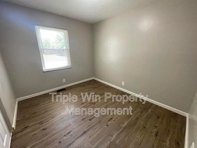 Building Photo - 2415 Stoney End Ct
