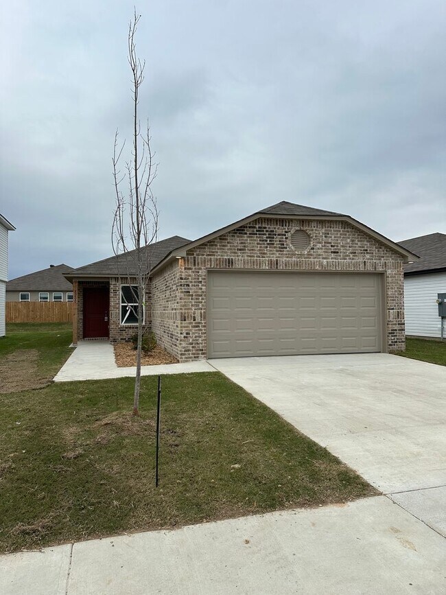 Building Photo - *Pre-leasing* NEW Three Bedroom | Two Bath...