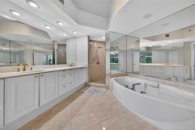 Building Photo - 3700 S Ocean Blvd