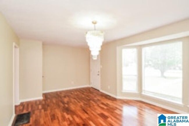 Building Photo - 325 13th St