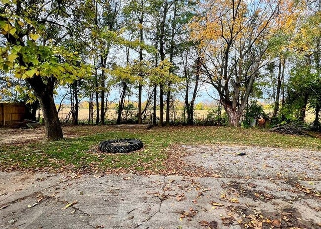 Building Photo - 4 Bedroom 1.5 bath in Argenta Oreana School District!