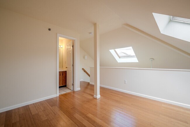 Building Photo - 360 Littleton Rd