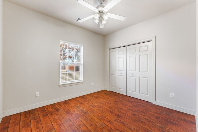 Building Photo - Charming 4-Bedroom Home in Rogers with Beautiful Natural Light!
