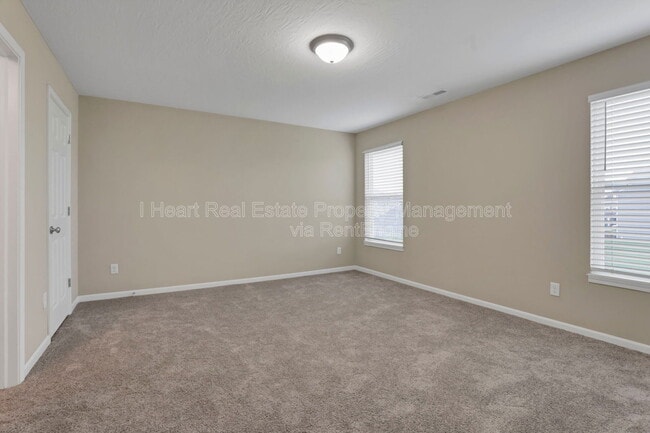 Building Photo - 7449 Sugarbark Dr