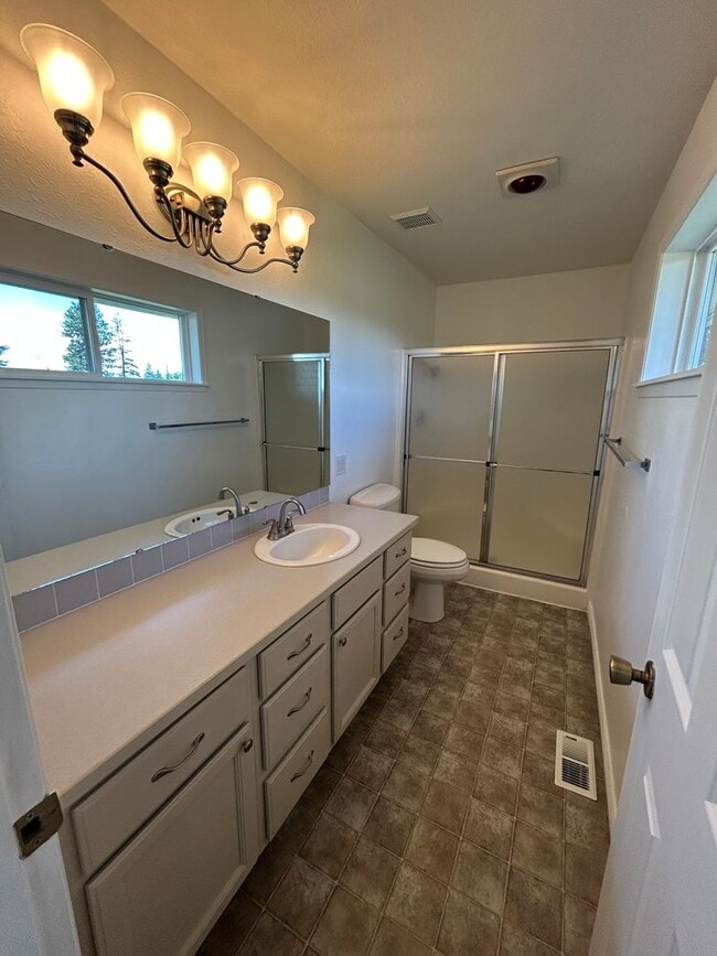 Building Photo - ~5 bedroom in a Picturesque Country Setting~