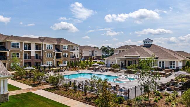 Building Photo - River Oaks Landing