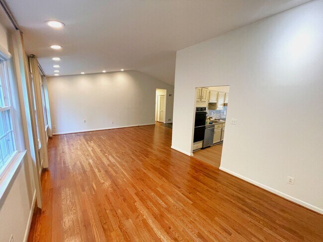 Building Photo - 8410 Buckhannon Dr