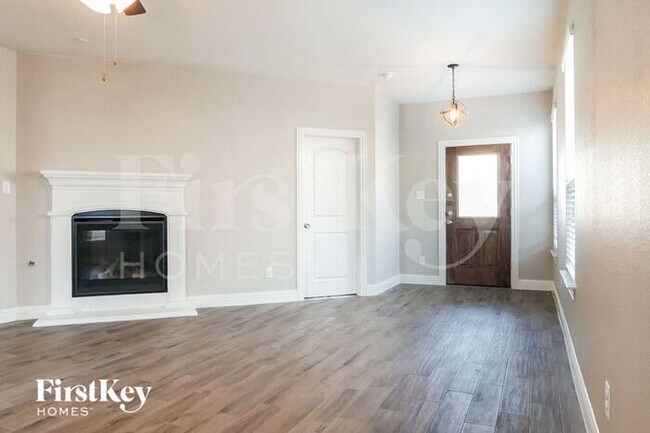 Building Photo - 2504 Cerro Ranch Rd