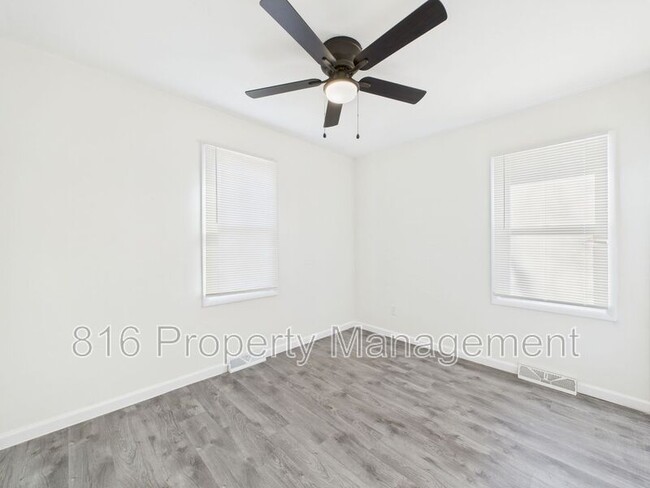 Building Photo - 8506 E 111 St