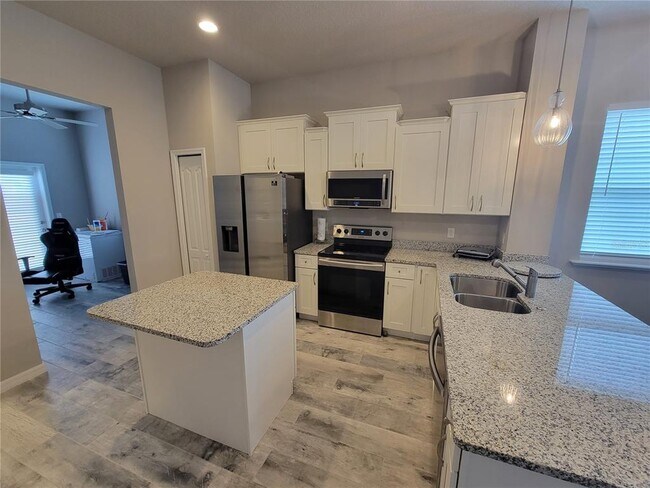 Building Photo - 6323 SW 47th Terrace