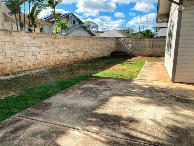 Building Photo - 341YOS