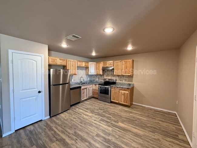 Building Photo - 2420 N Avenue P