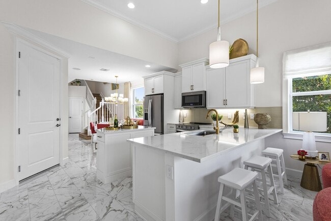 Building Photo - 16181 Oakview Dr