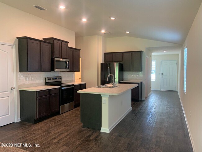 Building Photo - 5864 Calvary Dr