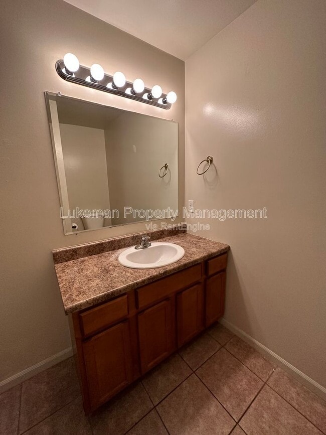 Building Photo - 3103-3105 W Michigan Ave