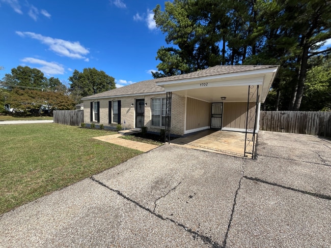 Building Photo - 4702 Chevron Rd