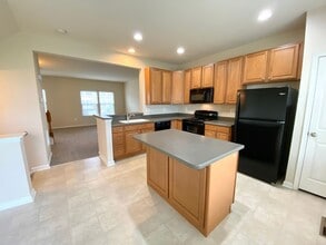 Building Photo - JUST REDUCED!!!! 3 Bedroom Townhome in Wa...