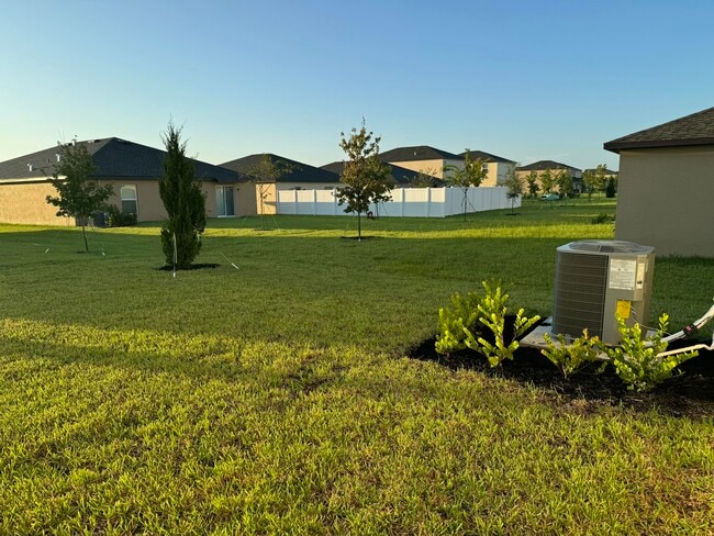 Building Photo - 673 Carlyle Way