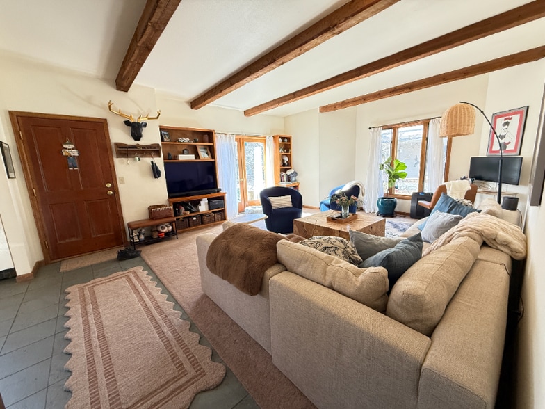 Building Photo - 557 Pearl St