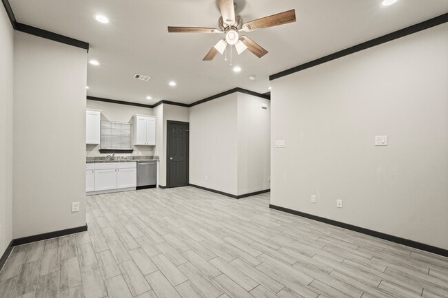 Building Photo - 4802 Cruse Rd