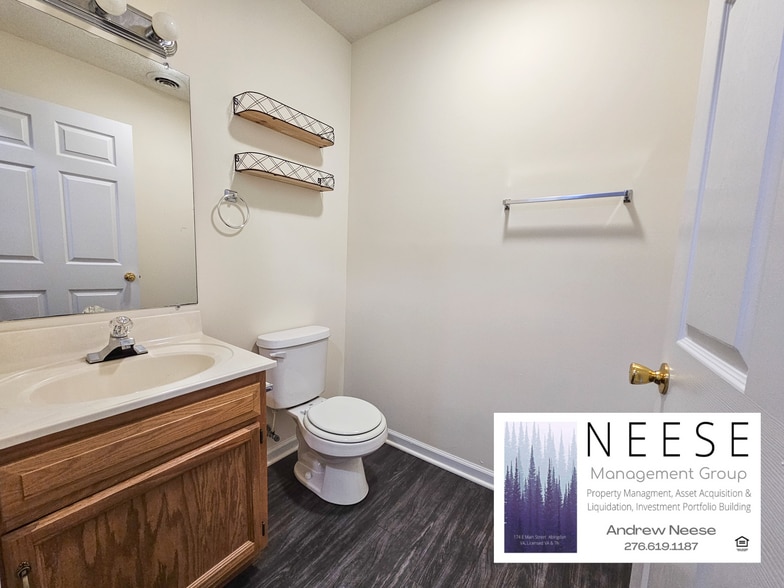 Building Photo - 640 Wyndale Rd