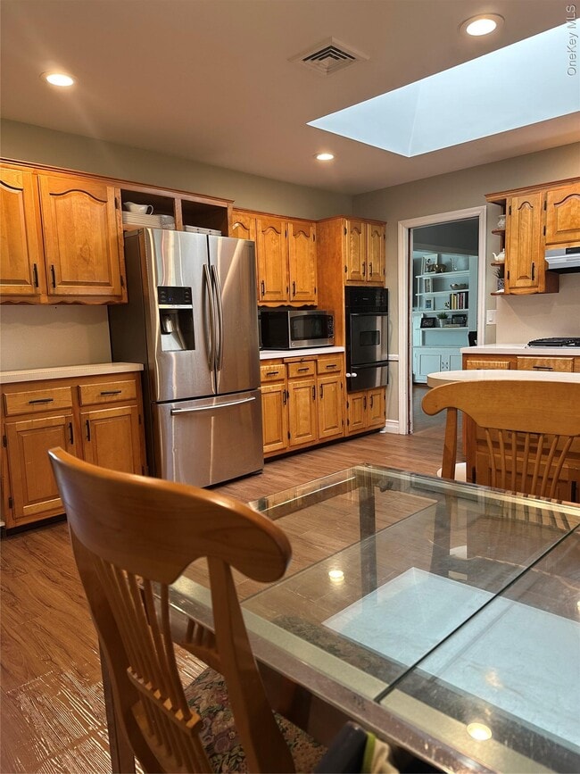 Building Photo - 291 N Little Tor Rd