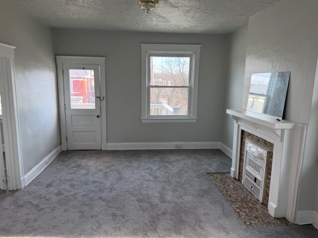 2nd floor living room - 2025 Burnet Ave