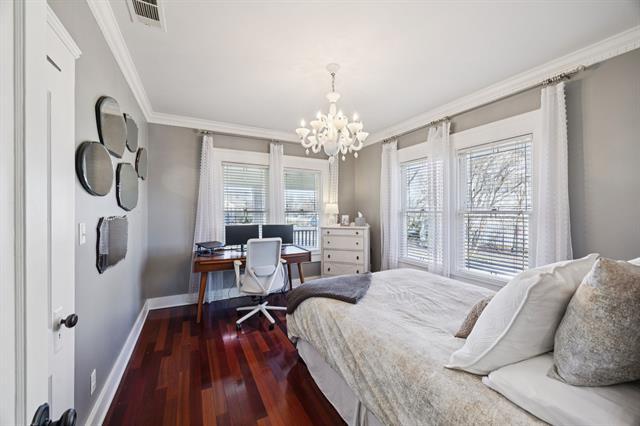 Building Photo - 704 Williams St