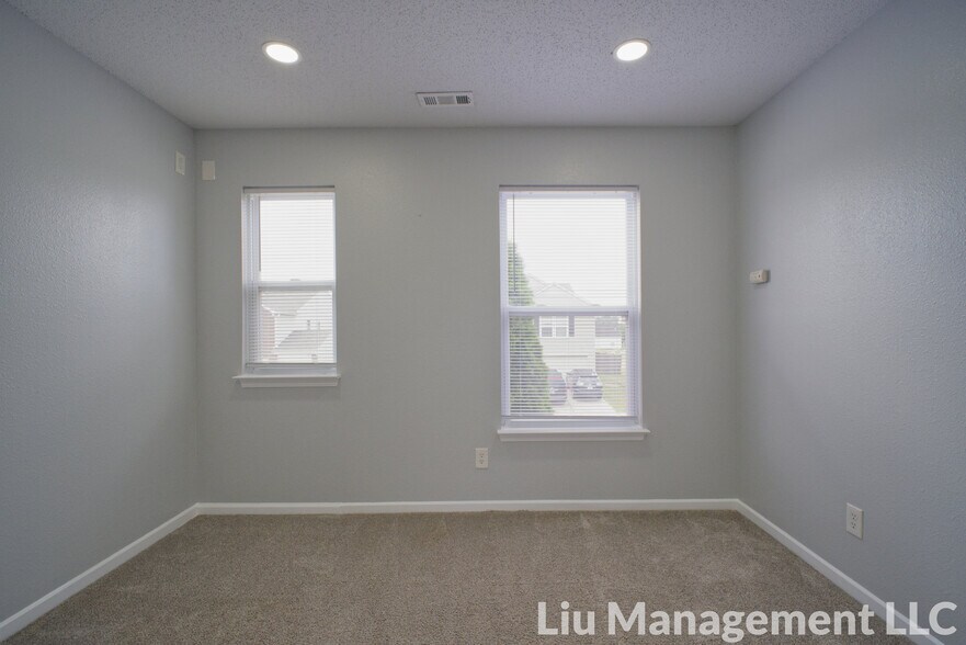 Building Photo - 10020 Olympic Cir