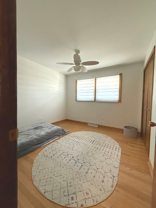 Building Photo - 6944 W 106th Pl