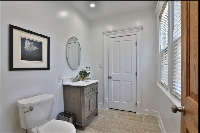 Building Photo - 398 W 5th Ave