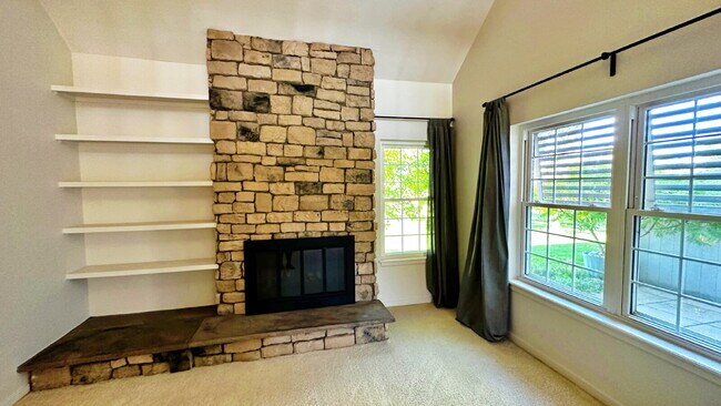 Building Photo - Beautiful Updated 2 Bed 2 Bath on Golf Course in Cherry Creek Schools