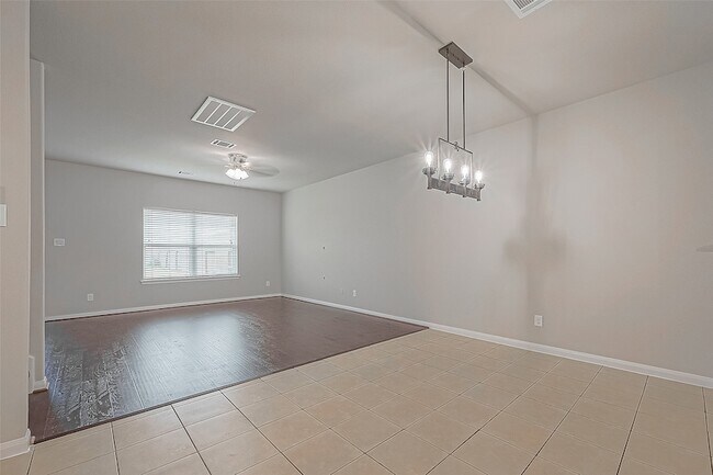 Building Photo - 20630 Stout Dr