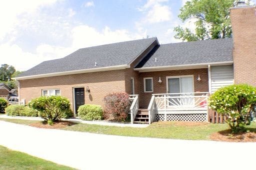 Building Photo - ECHO POND VILLAS AT ECHO FARMS