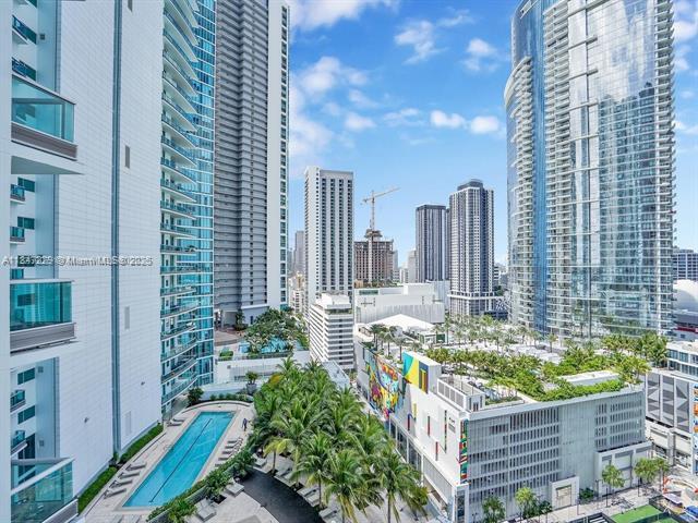 Building Photo - 900 Biscayne Blvd