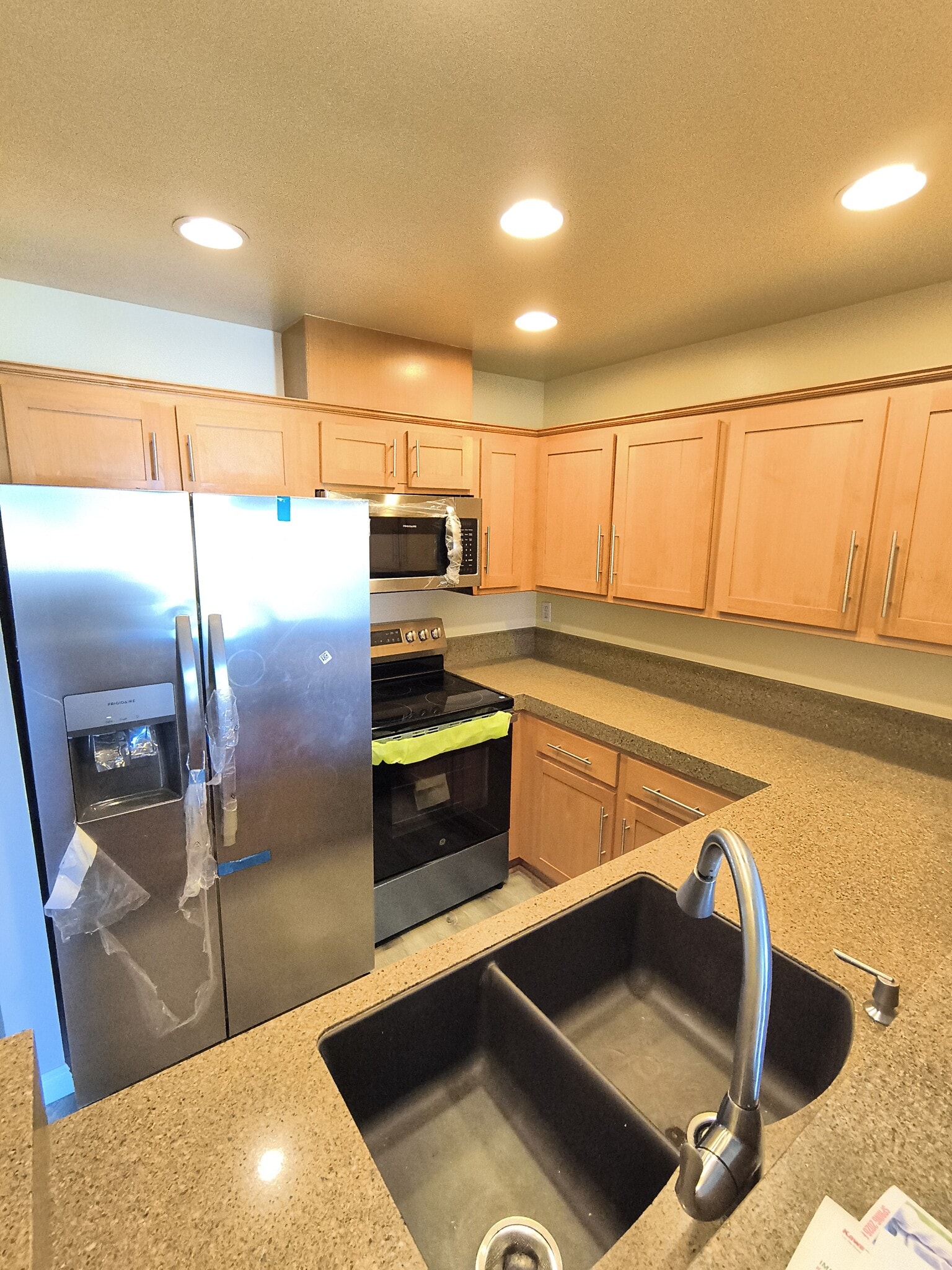 Building Photo - 13096 Le Parc