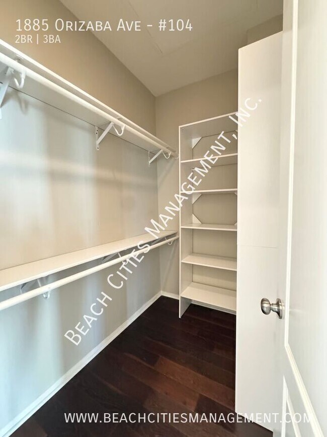 Building Photo - 1885 N Orizaba Ave