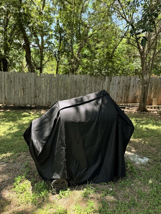 Building Photo - 105 Sky Country Dr