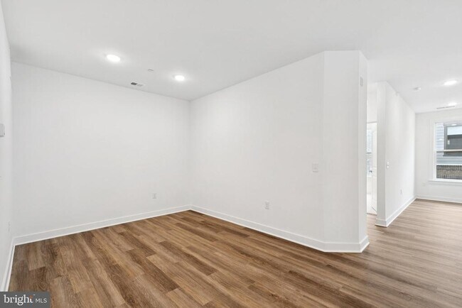 Building Photo - 21731 Dovekie Ter