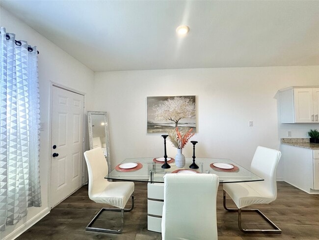 Building Photo - 11218 Beverley Pk St