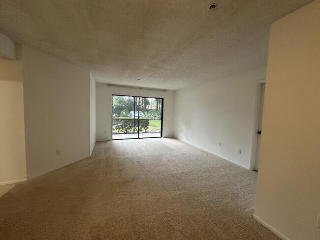 Building Photo - 6002 Laketree Ln