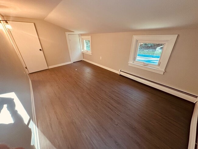 Building Photo - Newly Remodeled Home