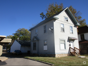 Building Photo - Nice, affordable 1BR lower level half duplex