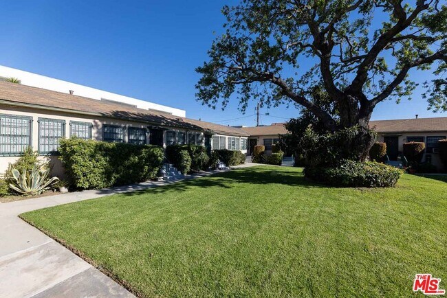 Building Photo - 1940 S Robertson Blvd