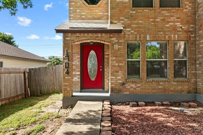 Building Photo - 1704 Matagorda Dr
