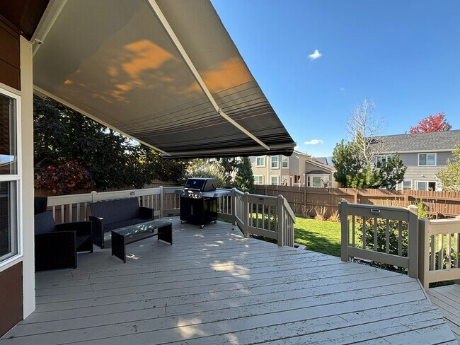 Building Photo - Meticulsly Maintained 5 Bedroom, 4 Bathroom Home