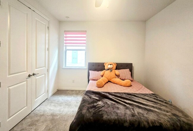 Building Photo - 536 Cedarwood St